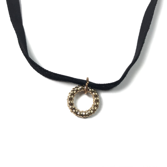 Faux Velvet Circle Diamond Choker Necklace - Picture 5 of 8